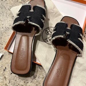 Hermes Oran Sandal SZ 40